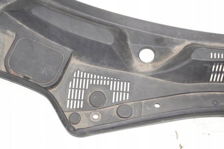 PLASTYK ESSUIE-GLACES AVANT MASERATI GHIBLI (M157) 670010470 3.0L DIESEL