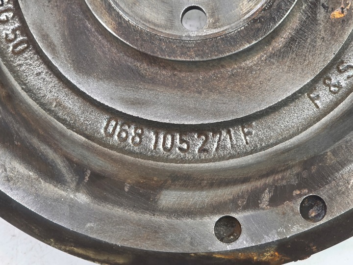 VW T4 1.9 TD D ABL VOLANT D'INERTIE RIGIDE COURONNE 068105271F 3