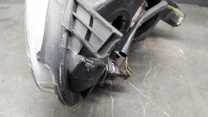 087274 PROJECTEUR DROIT PEUGEOT 206 LIFT