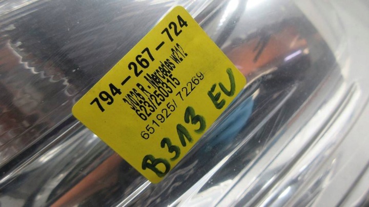 MERCEDES-BENZ E W212 2009 DROITE PHARE AVANT ZENON BIXENON