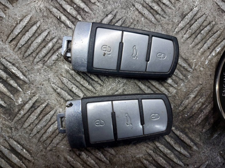 KIT DE DÉMARRAGE VOLKSWAGEN PASSAT B6 2.0 TDI 03G906018 3C0937049J