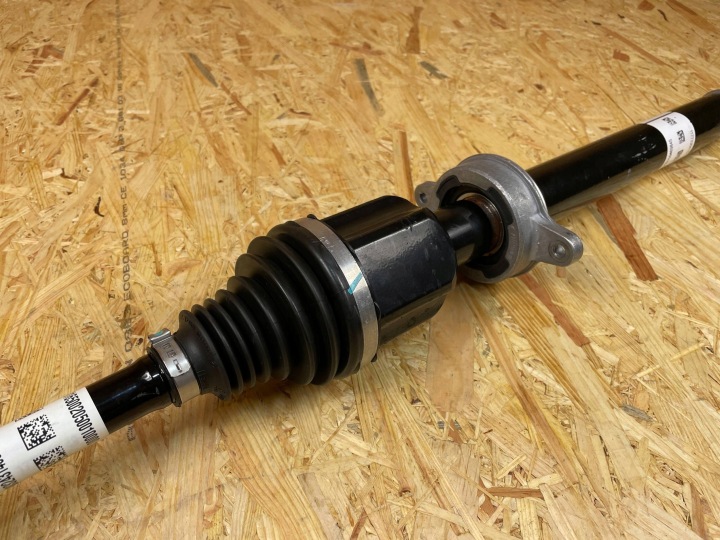 DEMI-ARBRE MENÉE AVANT AVANT DROITE MERCEDES GLA H247 A1773304903 2024R