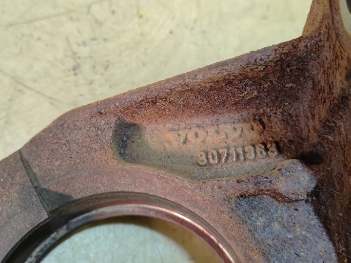 VOLVO S40 II V50 2.4 B SUPPORT DEMI-ARBRES 30711363 04-