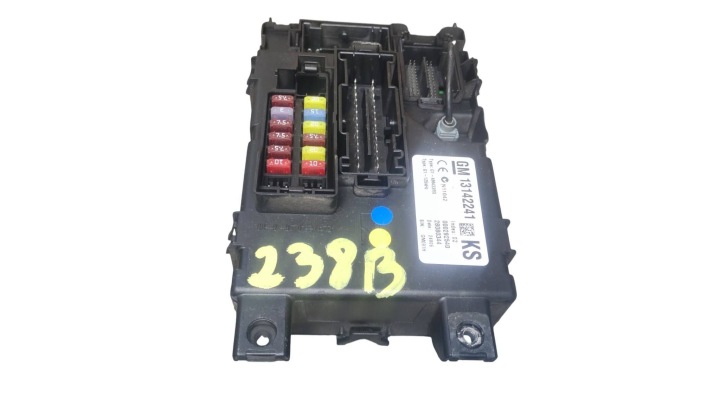 BOÎTE FUSIBLES OPEL CORSA D 1.3 CDTI 13142241