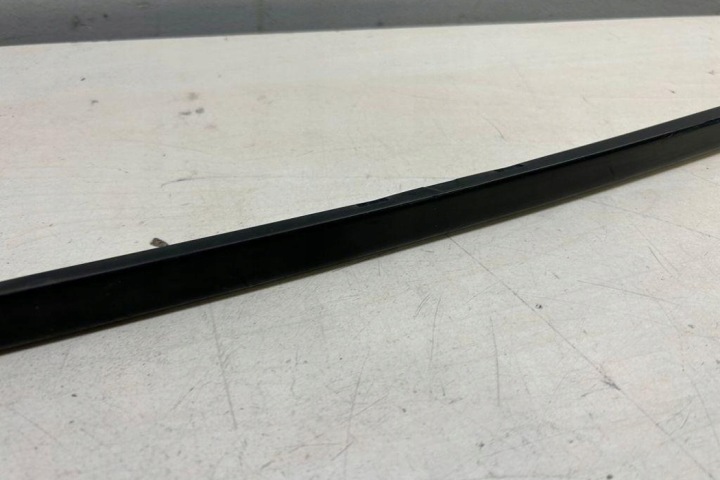 AUDI OE 4H0854328 MOULURE VITRES AVANT DROIT