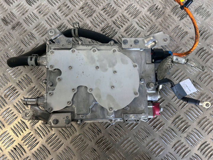 INWERTER/PRZETWORNICA TENSION TESLA MODÈLE X 106098500C
