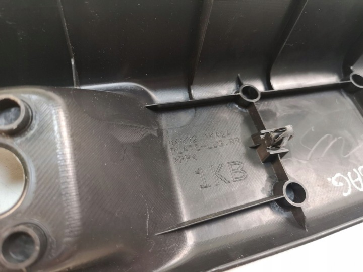 NISSAN JUKE I F15 2011 PROTECTION BARRE TRANSVERSALE SERRURE COUVERCLES DE COFFRE ARRIÈRE