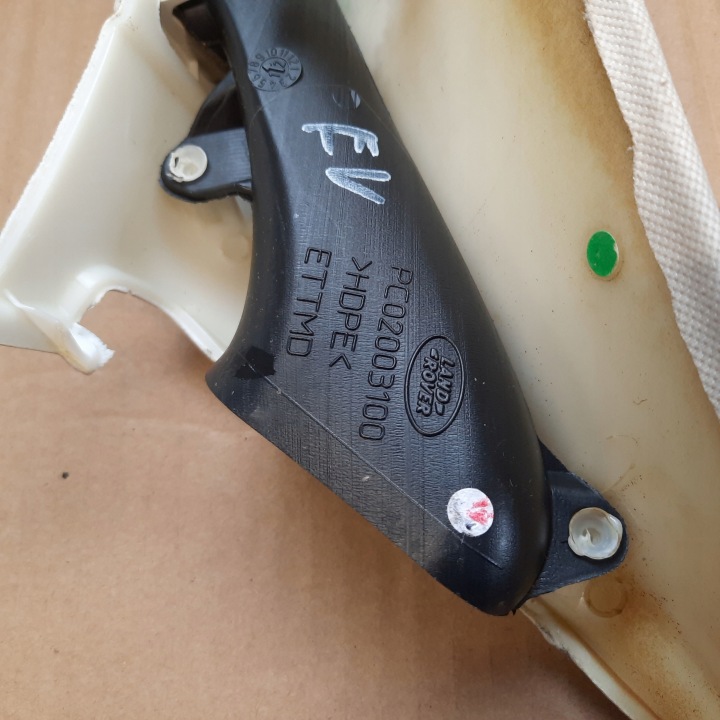 RANGE ROVER EVOQUE SD4 BRODERIE MONTANTS DROIT AVANT BJ32-03510-AG