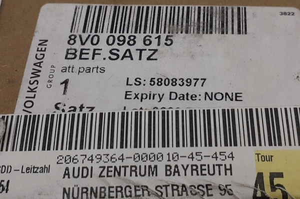 KIT MONTAGE CAPOTS AVANT AUDI A3 8V0098615