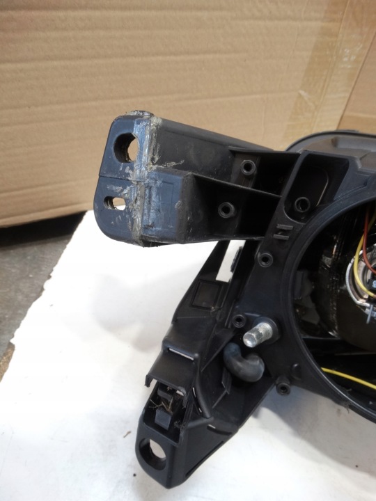 PROJECTEUR PHARE DROIT AVANT CITROEN C4 PICASSO II 9675974880