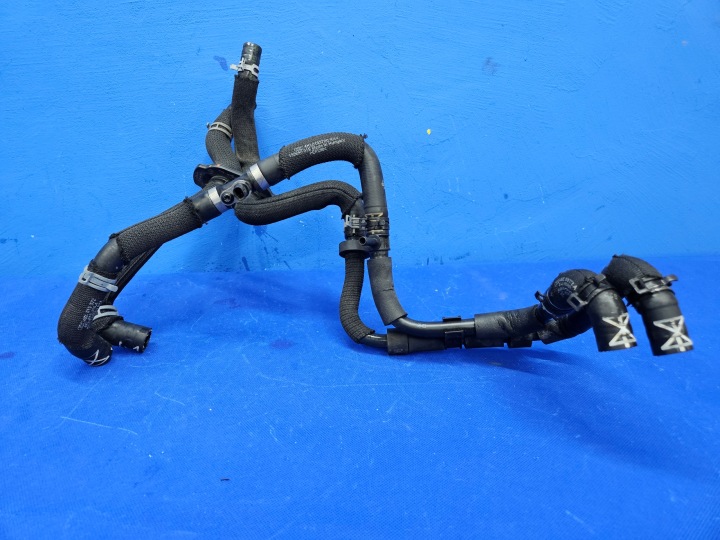 AUDI E-TRON 50 55 TUYAU CONDUITES DE DÉRIVATION EAU RADIATEUR LIQUIDE TUYAU DE DÉRIVATION 4KL819316A