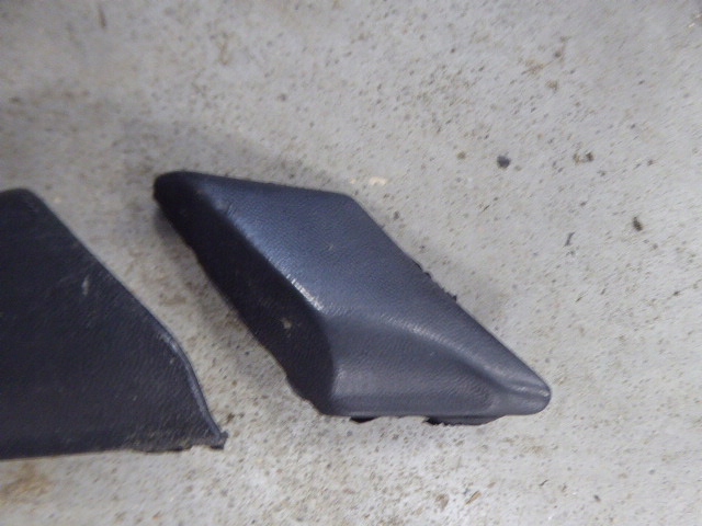 BAGUETTES EXTÉRIEUR PORTES AVANT ARRIÈRE DROITE CÔTÉ ENSEMBLE GOLF III 92-97 5D