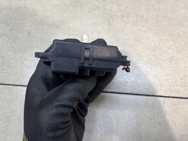 PETIT MOTEUR RÉCHAUFFEURS LAGUNA III 2.0 DCI 52410599 A24843A8400001