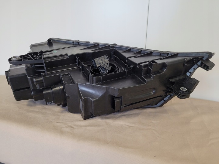 PHARE AVANT DROITE PROJECTEUR DROIT SKODA OCTAVIA 3 LIFT 5E1941016F EUROPE