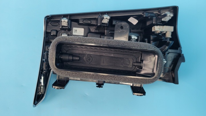 BMW 2' U06 218I ACTIVE TOURER GRILLE CONDUIT D'AIR GAUCHE 9483382 MOULURE 9636241