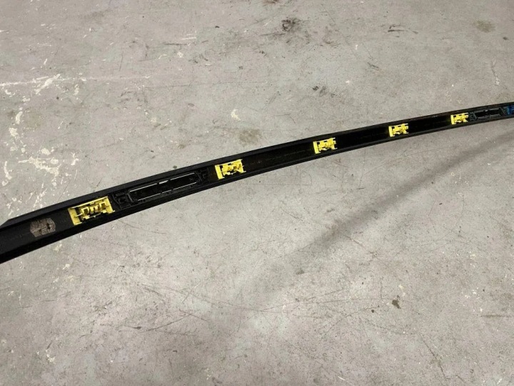 MERCEDES C-KLASA W205 BERLINE MOULURE TOITS DROITE A2056900262