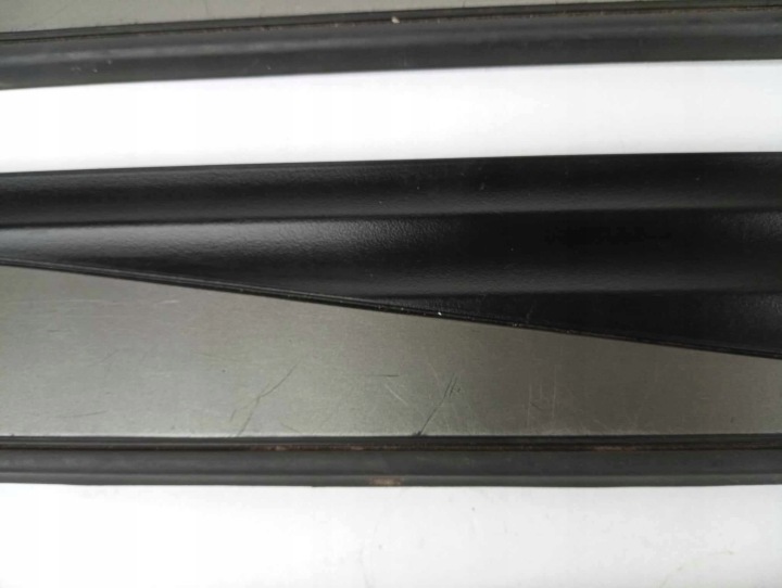 BMW E60 MOULURE BAGUETTES CAPUCHONS SEUIL
