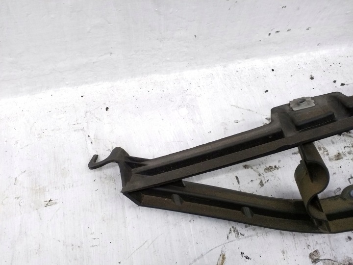 FIXATION GARDE-BOUE DROITE CÔTÉ BMW X5 E70 7157990
