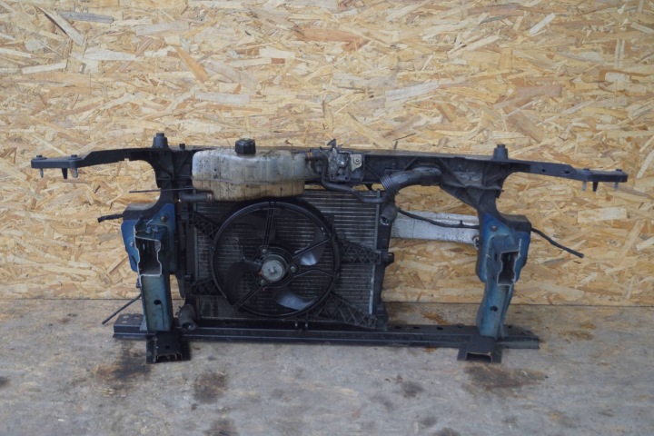 RENAULT CLIO III LIFT PANNEAU AVANT RADIATEUR VENTILATEUR ENSEMBLE (D832)