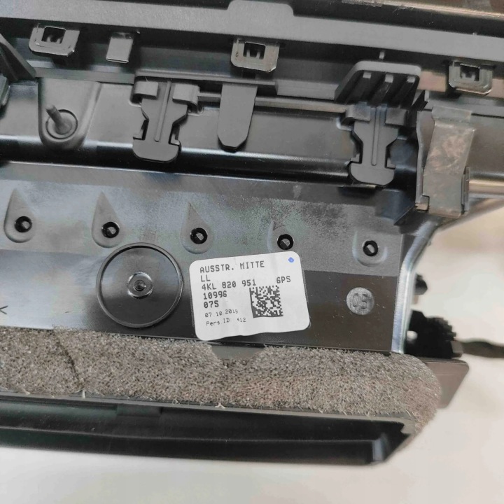 GRILLE ADMISSION AIR TABLEAU DE BORD INSTRUMENTATION AUDI 4KL820951 0.0L ÉLECTRIQUE 2020