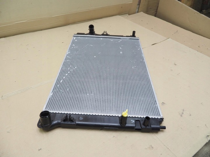 RADIATEUR EAU TOYOTA YARIS P13 1.5 HYBRID 2010–2015 422136-7981