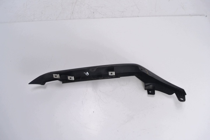 DÉFLECTEUR D'AIR DROITE YAMAHA FZ1 FAZER 06-15