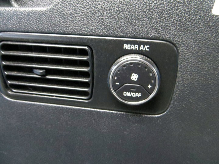 KIA SORENTO III COLLECTEUR GARNITURE COUVERCLES DE COFFRE DROITE 97983-C5000