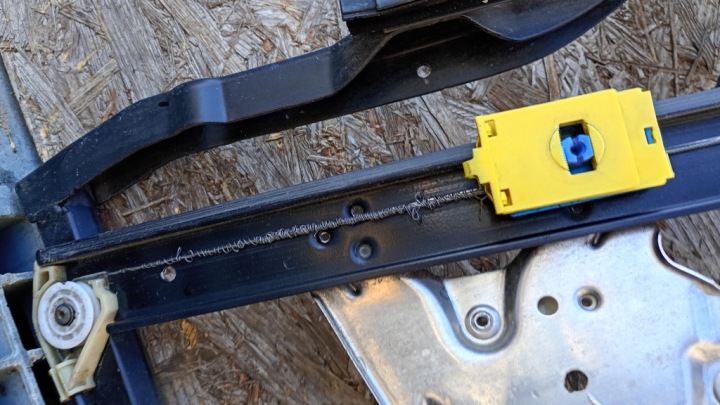 CHÂSSIS PORTES AVANT GAUCHE AUDI A6 C5 4B0837753D