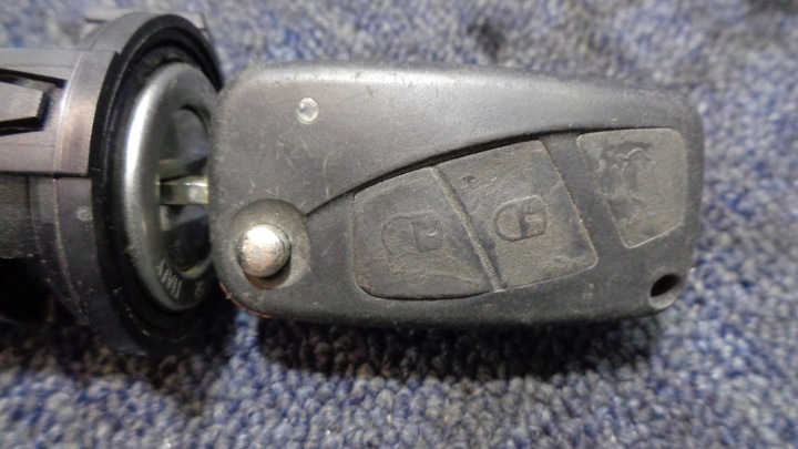 ORDINATEUR CONTACTEUR D'ALLUMAGE FUSIBLE FIAT BRAVO 2 II 1.6 16V M-JET