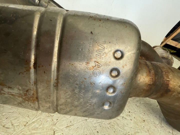 CATALYSEUR AUDI S8 4N0131765F, 4N0181BB 2021R. GAUCHE I DROIT