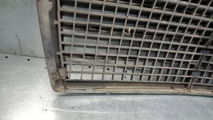 GRILLE MERCEDES ESSENCE E-KLASA W124T 84-89R 1248880223