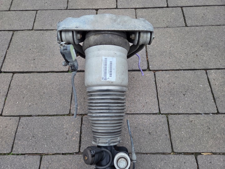 PORSCHE CAYENNE I AMORTISSEUR GAUCHE AVANT 7L5616039 02-2010
