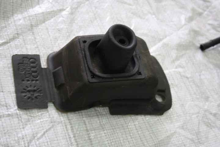 INSONORISATION POMMEAU DE LEVIER DE VITESSES AUDI A3 8L RESTYLAGE HAYON 8L0863875C