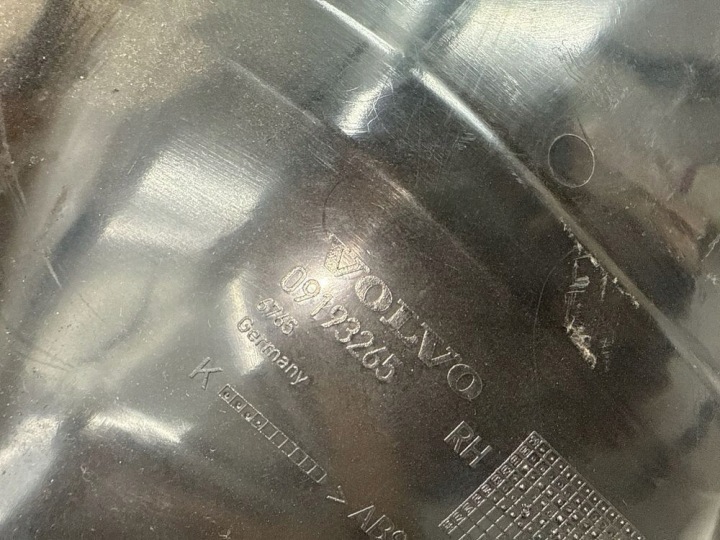 VOLVO S60 2004 AVANT CÔTÉ DROITE CARDAN BRODERIE PORTES AVANT