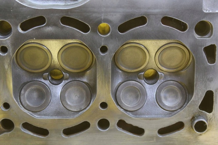 CULASSE OPEL VECTRA C ZAFIRA A ASTRA H 1.8 B 16V Z18XE 9242094