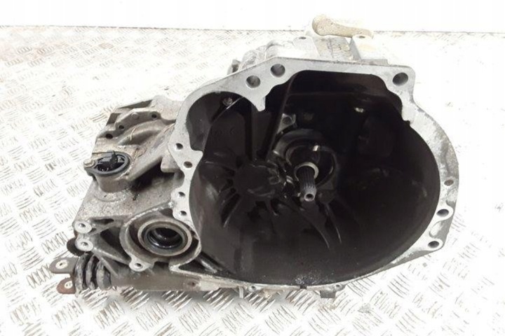 BOÎTE DE VITESSES NISSAN ALMERA TINO (V10) 8E069VT 1.8L GASOLINE 84KW 2005