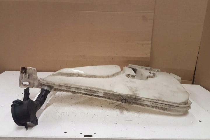 RÉSERVOIR LAVE-GLACES BMW 1 (F20) 724167510 2.0L DIESEL 2012