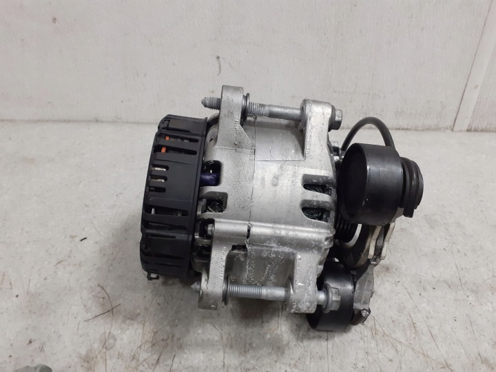 OPEL GRANDLAND X 2017 3008 II 508 1.6 THP HYBRID4 ALTERNATEUR 9820080280