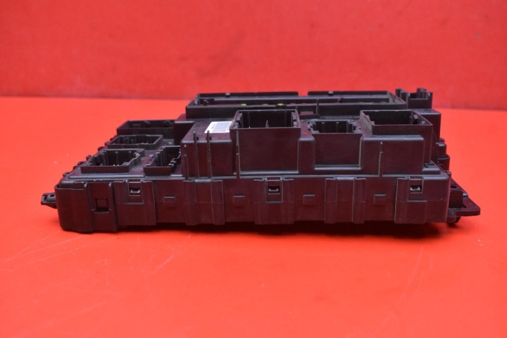 BOÎTE FUSIBLES BCM FU5T-15604-BFB FORD S-MAX MK2 2.0 TDCI 180 KM