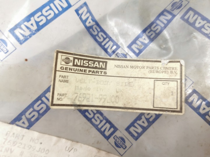JOINT D'ÉTANCHÉITÉ VITRES DROIT AVANT NISSAN PRIMERA P10 7692199J00 76921-99J00