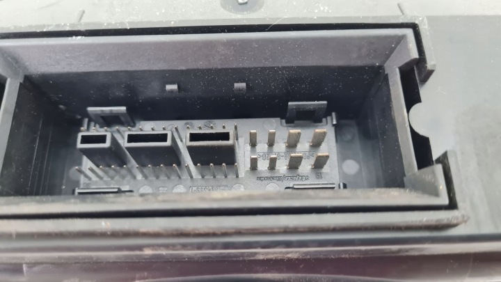 2007 VOLKSWAGEN PASSAT B6 COMPTEUR 3C0920960J