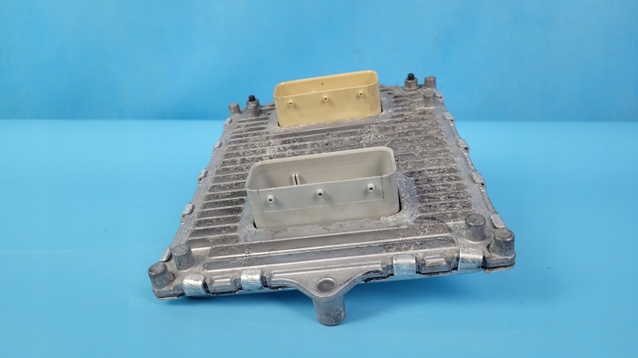 DODGE CHALLENGER SXT 19R ORDINATEUR CONTRÔLEUR MODULE MOTEUR 68330904AA