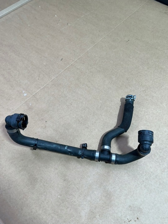 FIL LIQUIDE CHLODNICZEGO, TUYAU EAU MERCEDES EQA W243, H243