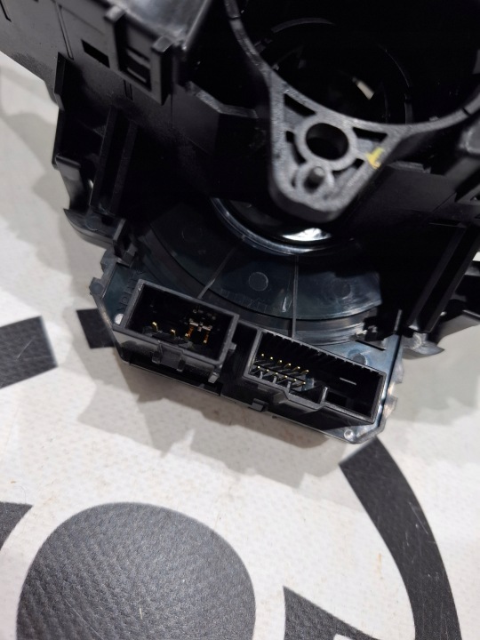 COMMUTATEUR COMPOSITE BANDE MANETTES HYUNDAI KONA 93403J9960 NR10