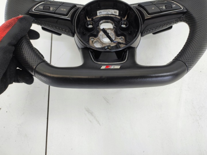 VOLANT MULTIFONCTIONNELLE PALETTES CHANGEMENTS VITESSE AUDI S4 B9 LIFT
