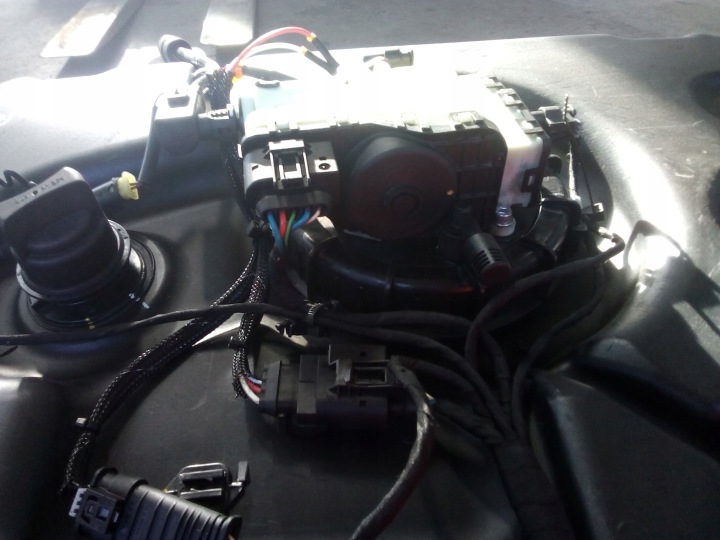 RÉSERVOIR POMPE RÉCHAUFFEUR ADBLUE MERC W251 W164