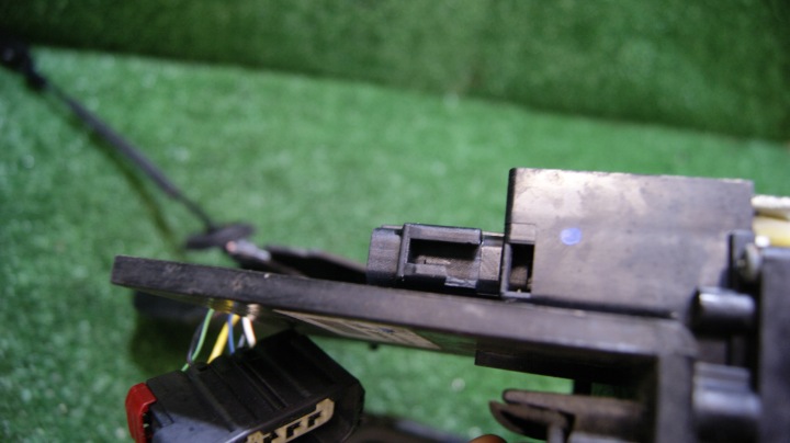 SERRURE DE PORTE DROIT AVANT FORD FIESTA MK 6