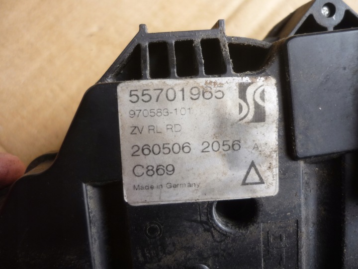 SERRURE DE PORTE GAUCHE ARRIÈRE FIAT GRANDE PUNTO 55701965 6PIN