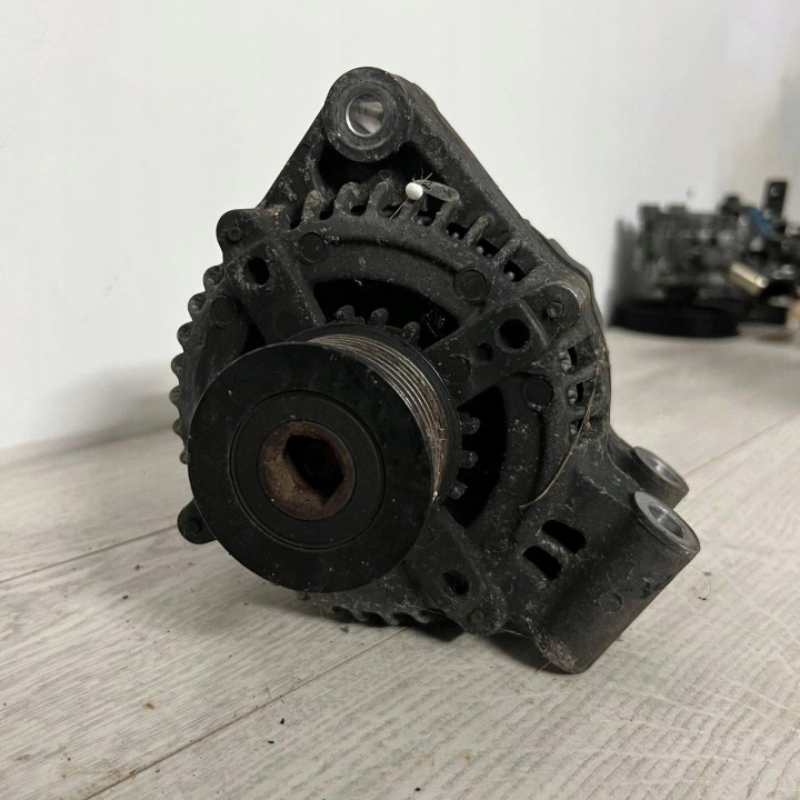 RANGE ROVER SPORT I 2.7 D ALTERNATEUR MOTEUR TD V6 104210-3711