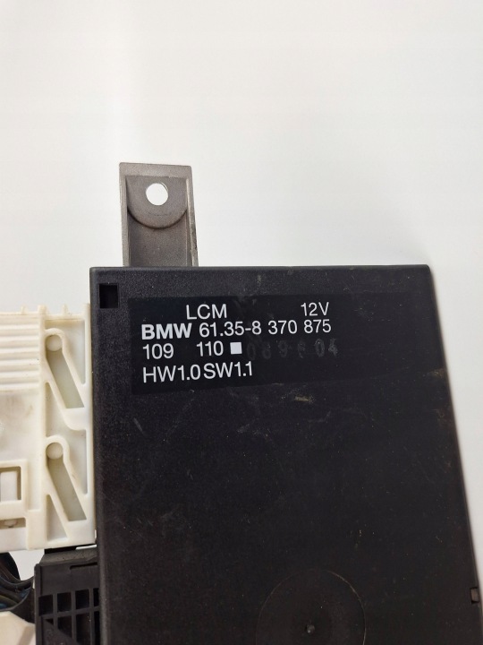 MODULE DE COMMANDE D'ÉCLAIRAGE BMW E39 E38 LCM 8370875